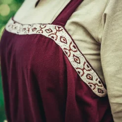 Leonardo Carbone Hangeroc Svanhild, Rouge -Vêtements Viking Soldes Magasin hangeroc svanhild rouge 3