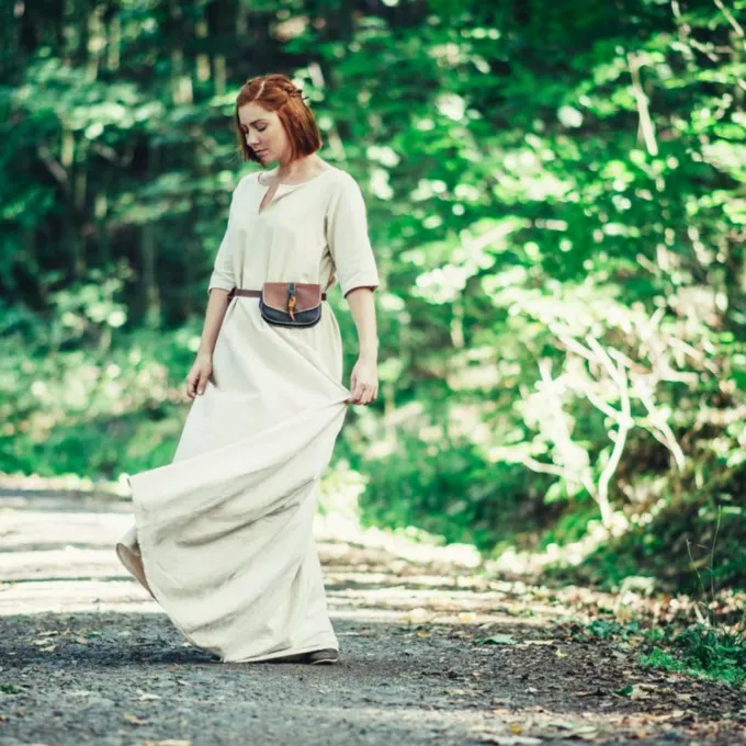 Leonardo Carbone Robe Brida, Naturelle, (début Du) Moyen Age 5 Leonardo Carbone Robe Brida, Naturelle, (début Du) Moyen Age – Image 3