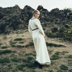 Leonardo Carbone Robe Médiévale Ancienne Aelswith, Naturelle 10 Leonardo Carbone Robe Médiévale Ancienne Aelswith, Naturelle -Vêtements Viking Soldes Magasin robe medievale ancienne aelswith naturelle 2