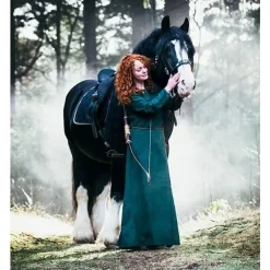 Burgschneider Robe Médiévale Freya (vert Forêt) -Vêtements Viking Soldes Magasin robe medievale freya vert foret 3