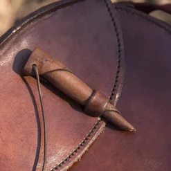 Epic Armoury Sac En Cuir Rond, Marron -Vêtements Viking Soldes Magasin sac en cuir rond marron 2