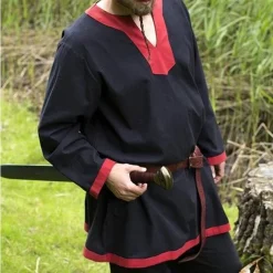Epic Armoury Tunique Médiévale à Manches Longues Noir-rouge -Vêtements Viking Soldes Magasin tunique medievale a manches longues noir rouge 3