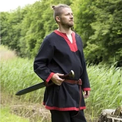 Epic Armoury Tunique Médiévale à Manches Longues Noir-rouge -Vêtements Viking Soldes Magasin tunique medievale a manches longues noir rouge 4