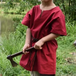 Tunique Pour Enfants Ivar, à Manches Courtes, Rouge -Vêtements Viking Soldes Magasin tunique pour enfants ivar a manches courtes rouge 3
