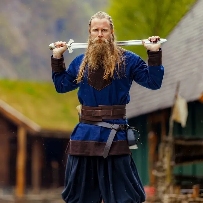 Leonardo Carbone Tunique Viking Roland, Bleu Foncé, Laine 3 Leonardo Carbone Tunique Viking Roland, Bleu Foncé, Laine