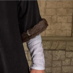 Mytholon Viking Caftan Avec De La Fourrure, Noir -Vêtements Viking Soldes Magasin viking caftan avec de la fourrure noir 2